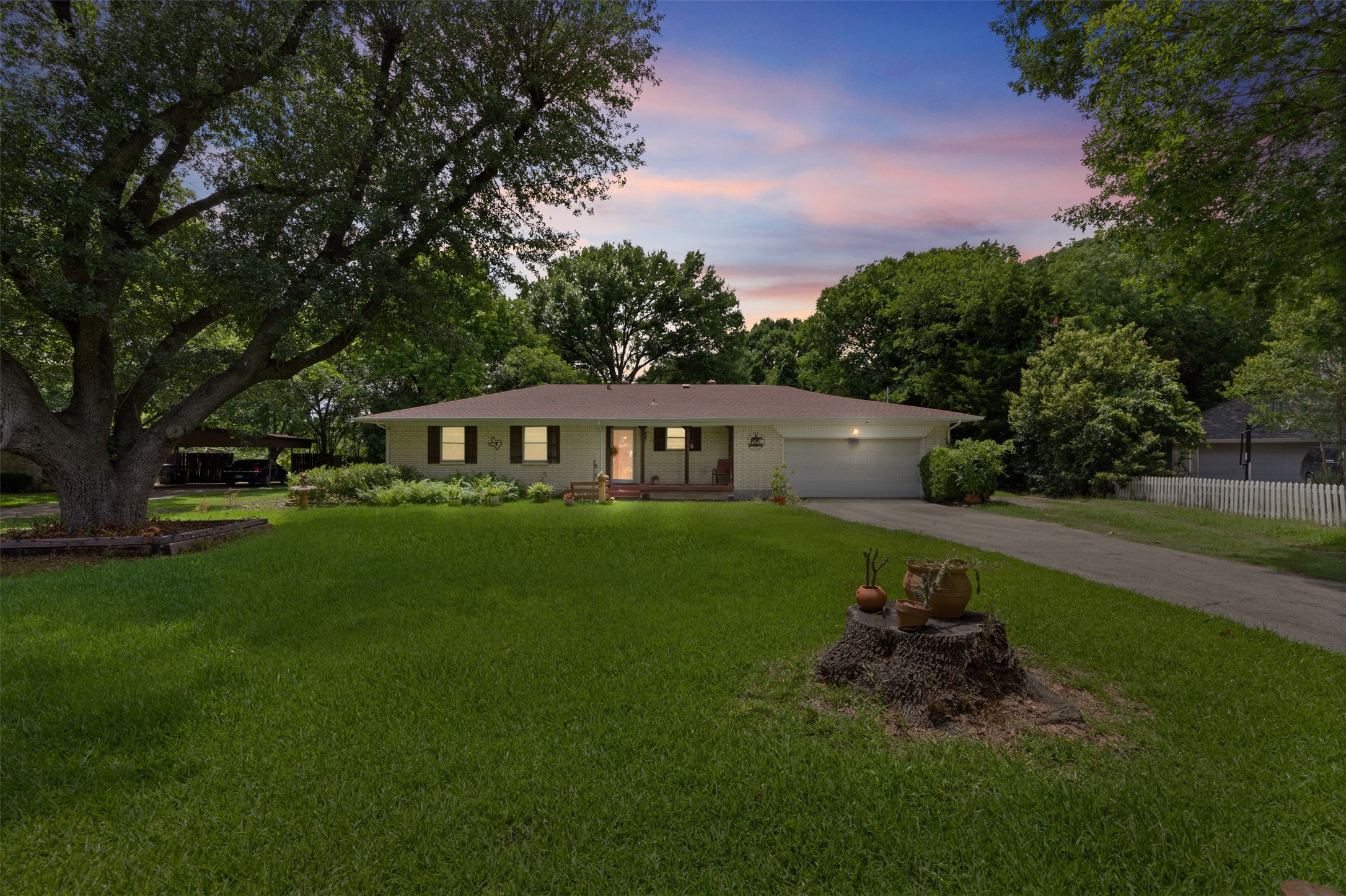 325 Oakwood Drive Lancaster TX 75146
