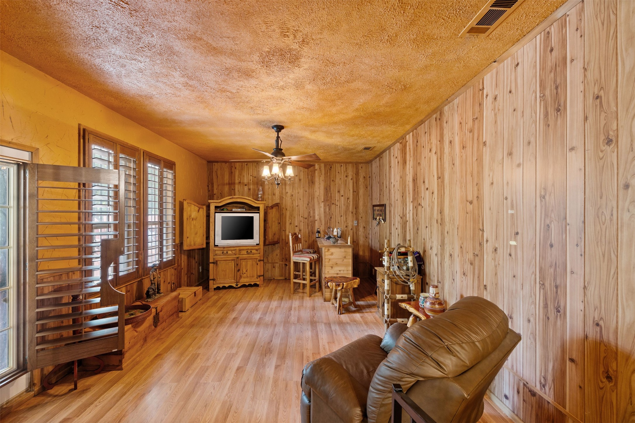 325 Oakwood Drive Lancaster TX 75146