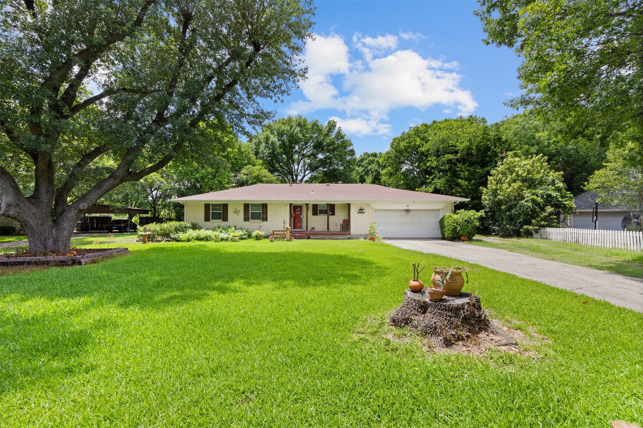 325 Oakwood Drive Lancaster TX 75146
