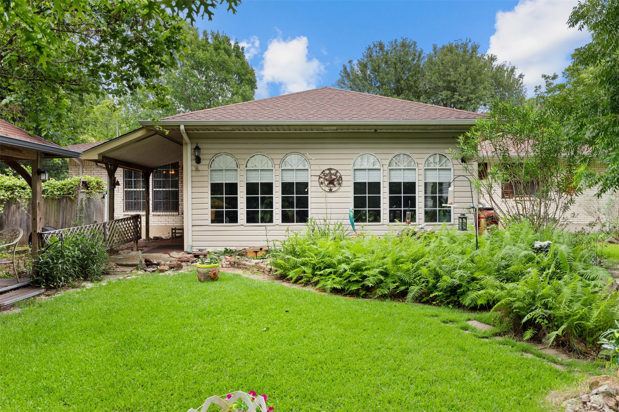 325 Oakwood Drive Lancaster TX 75146