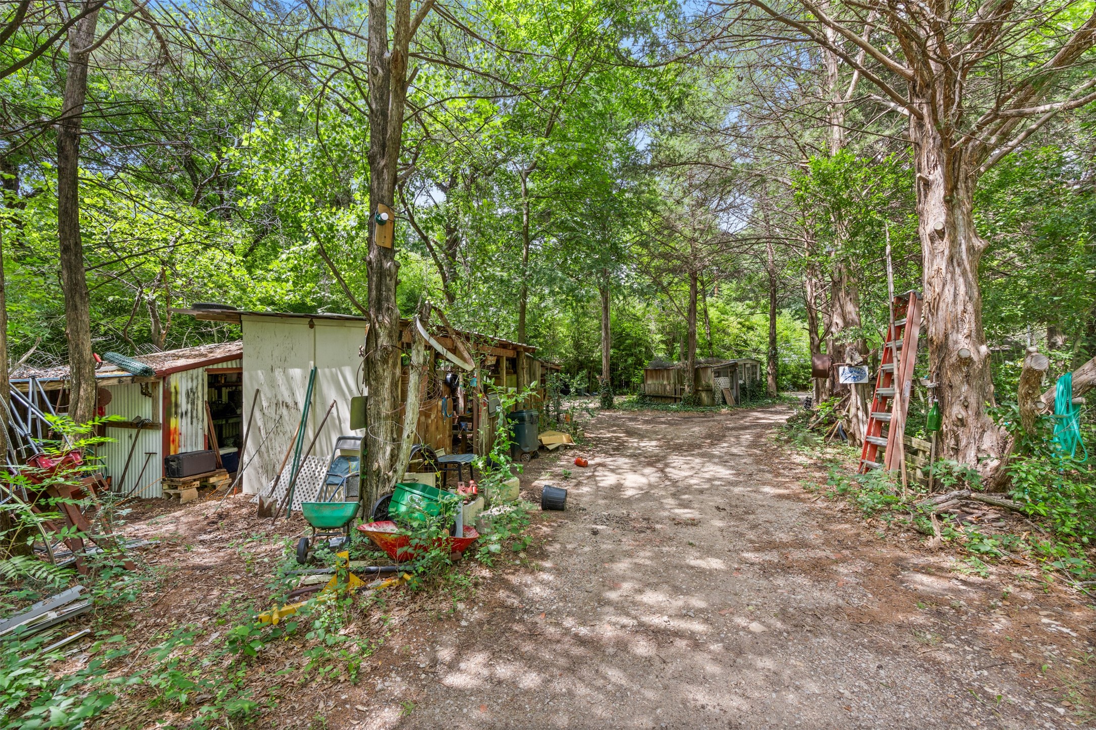 325 Oakwood Drive Lancaster TX 75146