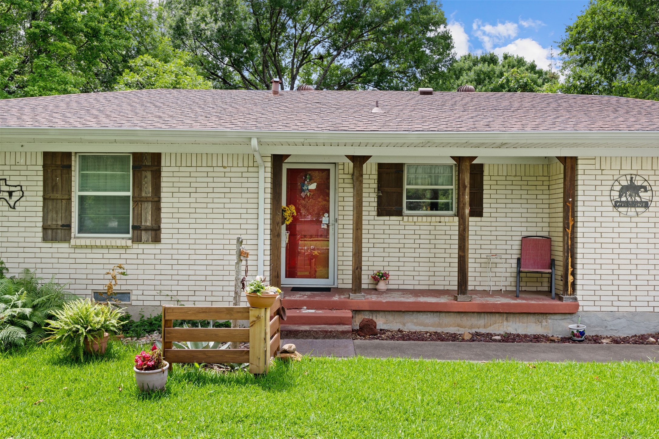 325 Oakwood Drive Lancaster TX 75146
