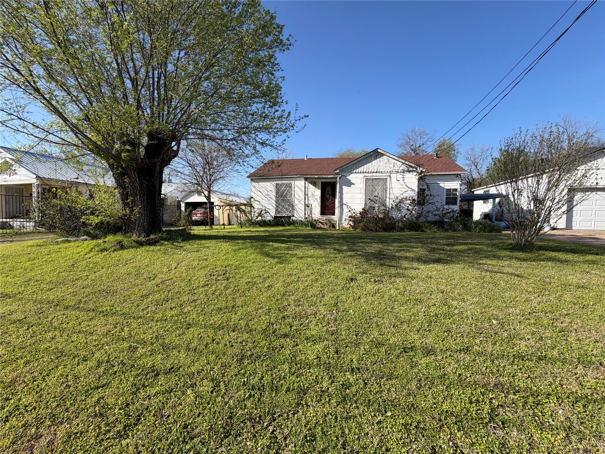 2820 Vinnie Street Greenville TX 75401