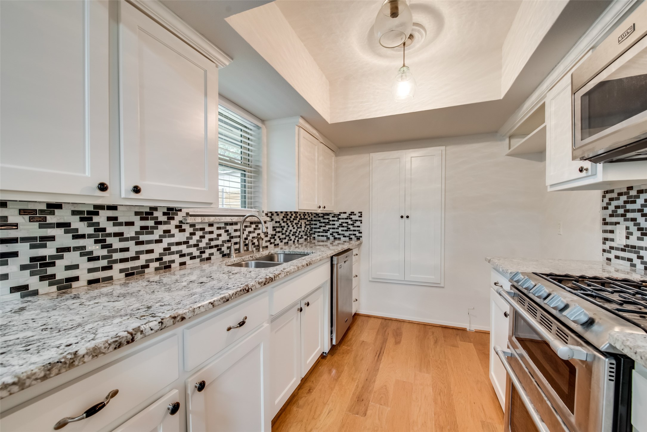 611 Ray Andra Drive Desoto TX 75115