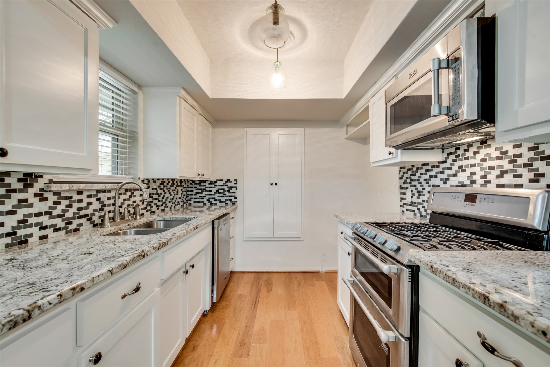 611 Ray Andra Drive Desoto TX 75115