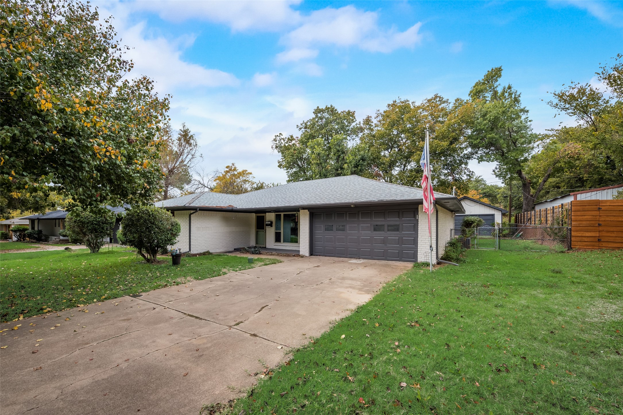 611 Ray Andra Drive Desoto TX 75115