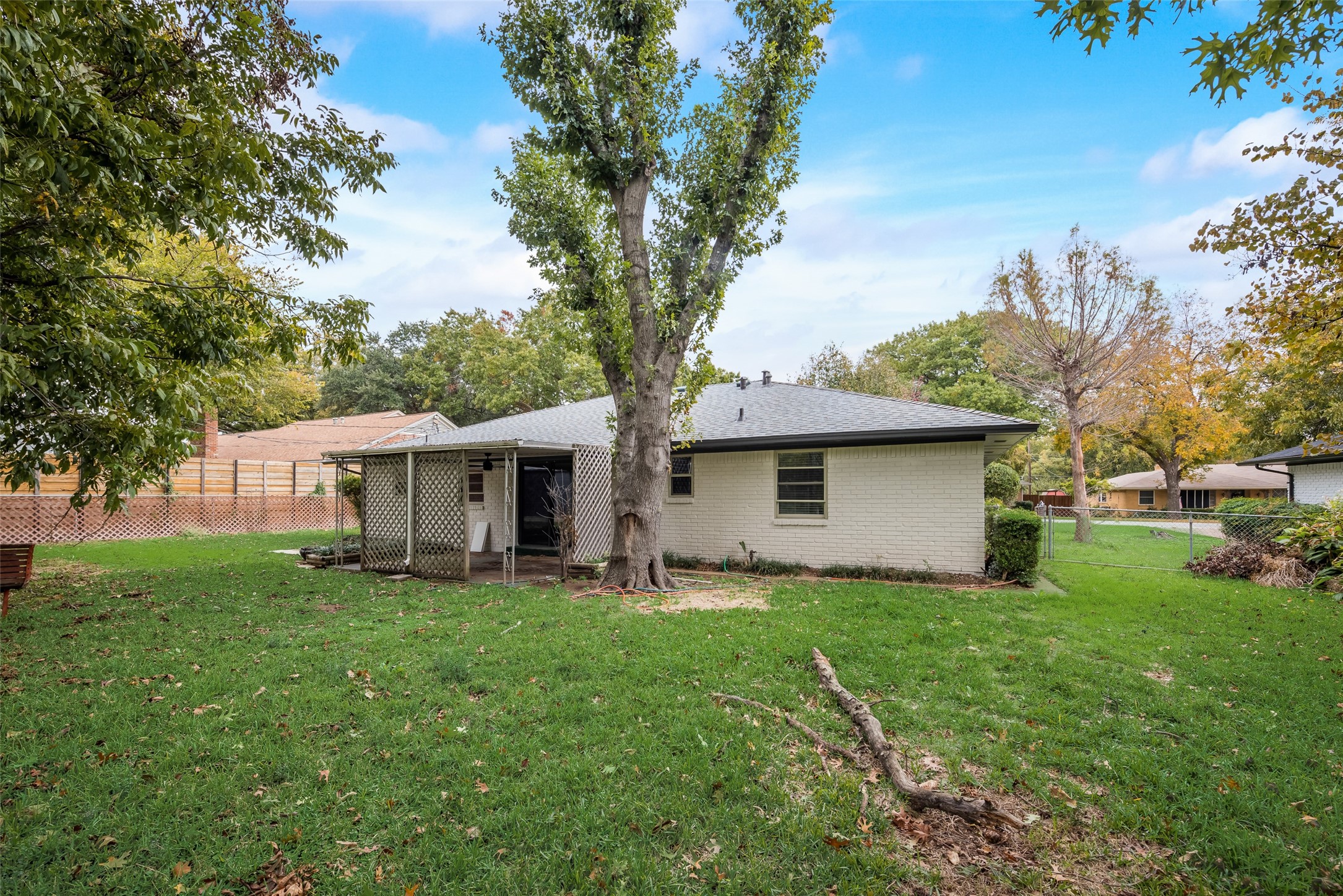611 Ray Andra Drive Desoto TX 75115