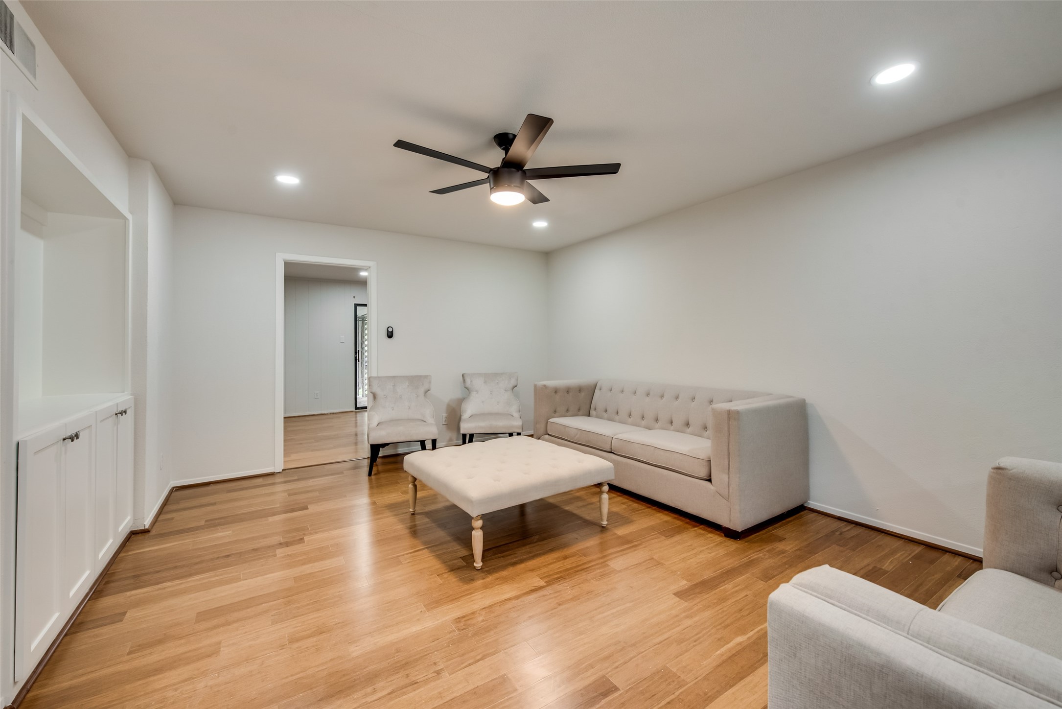 611 Ray Andra Drive Desoto TX 75115