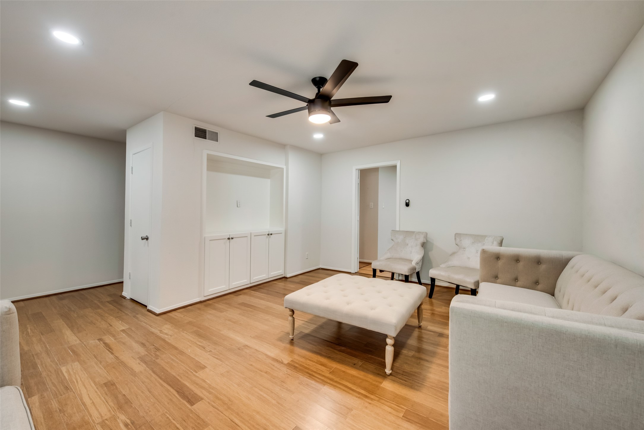 611 Ray Andra Drive Desoto TX 75115