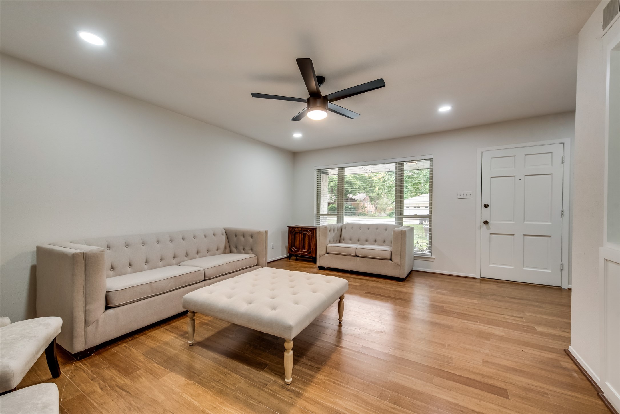 611 Ray Andra Drive Desoto TX 75115