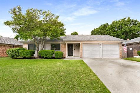 745 NW Douglas Street Burleson TX 76028