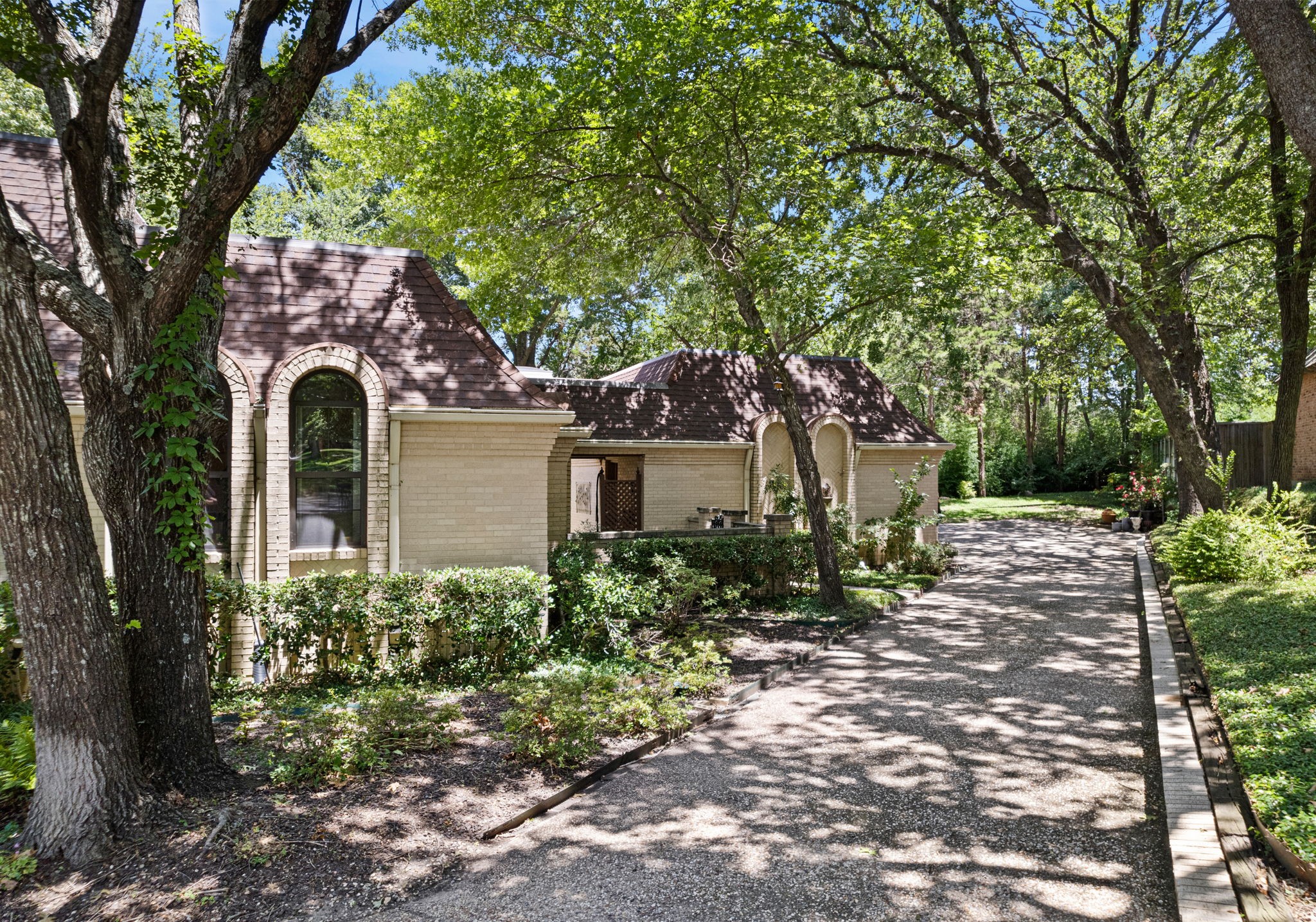 2 Nobhill Drive Greenville TX 75402