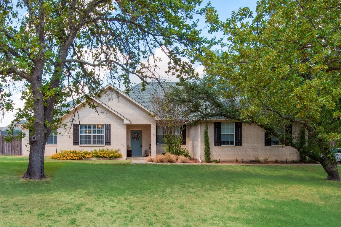 106 Lakeview Court Weatherford TX 76087