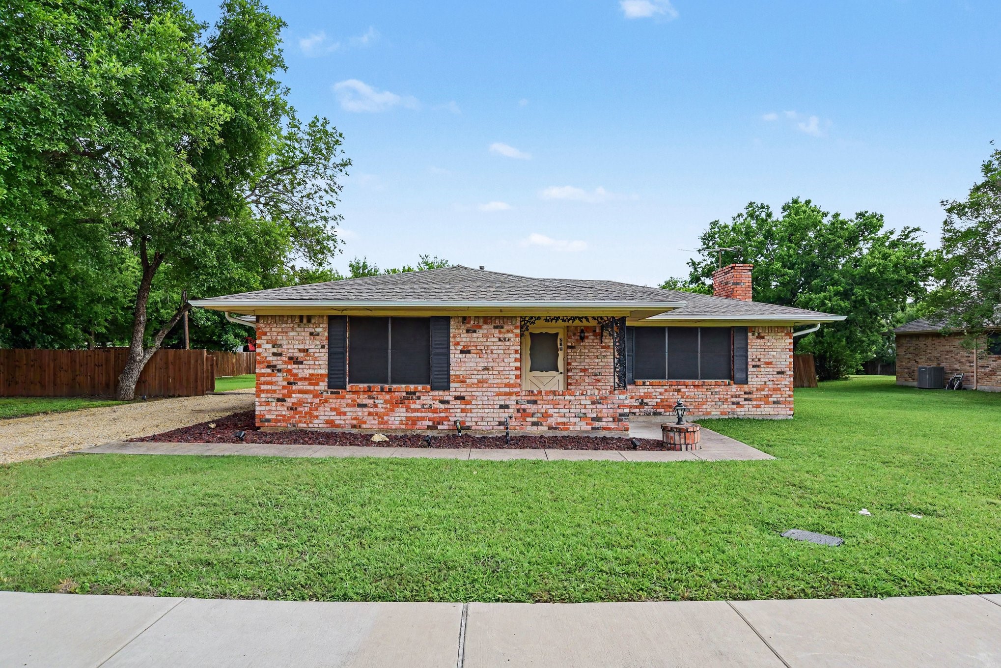 219 W Jefferson Street Palmer TX 75152