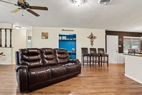219 W Jefferson Street Palmer TX 75152