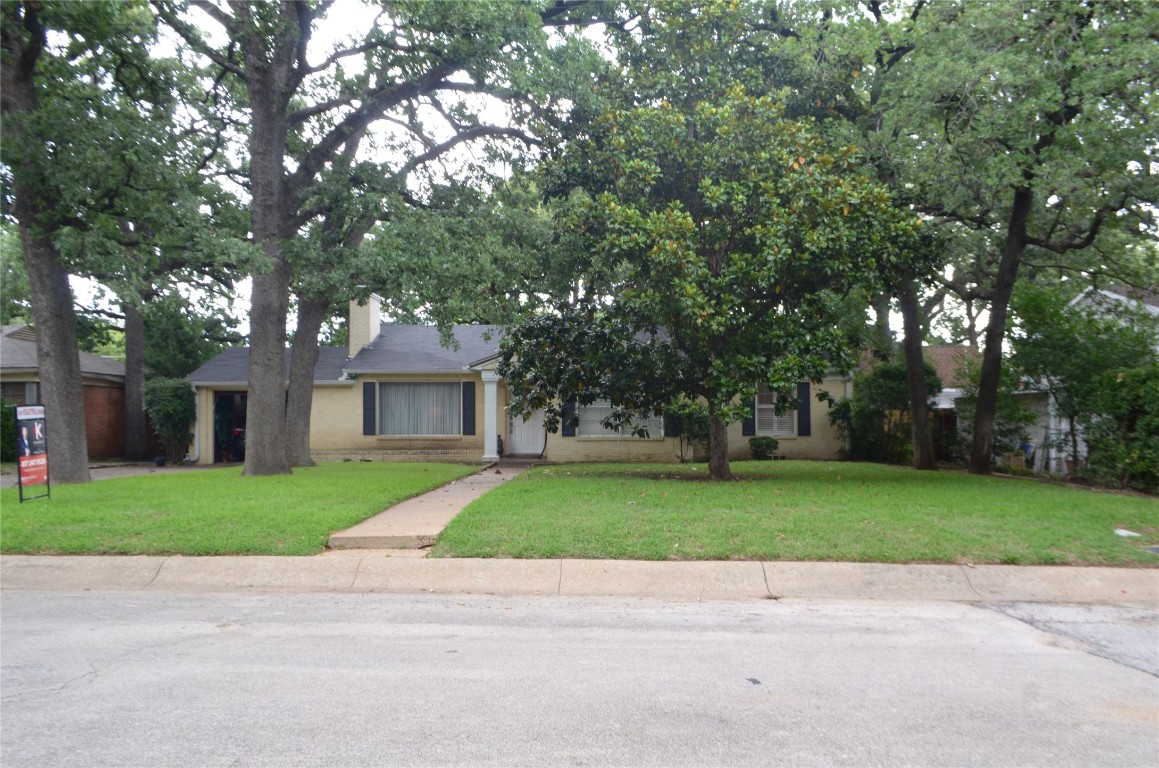 1421 S Oak Street Arlington TX 76010