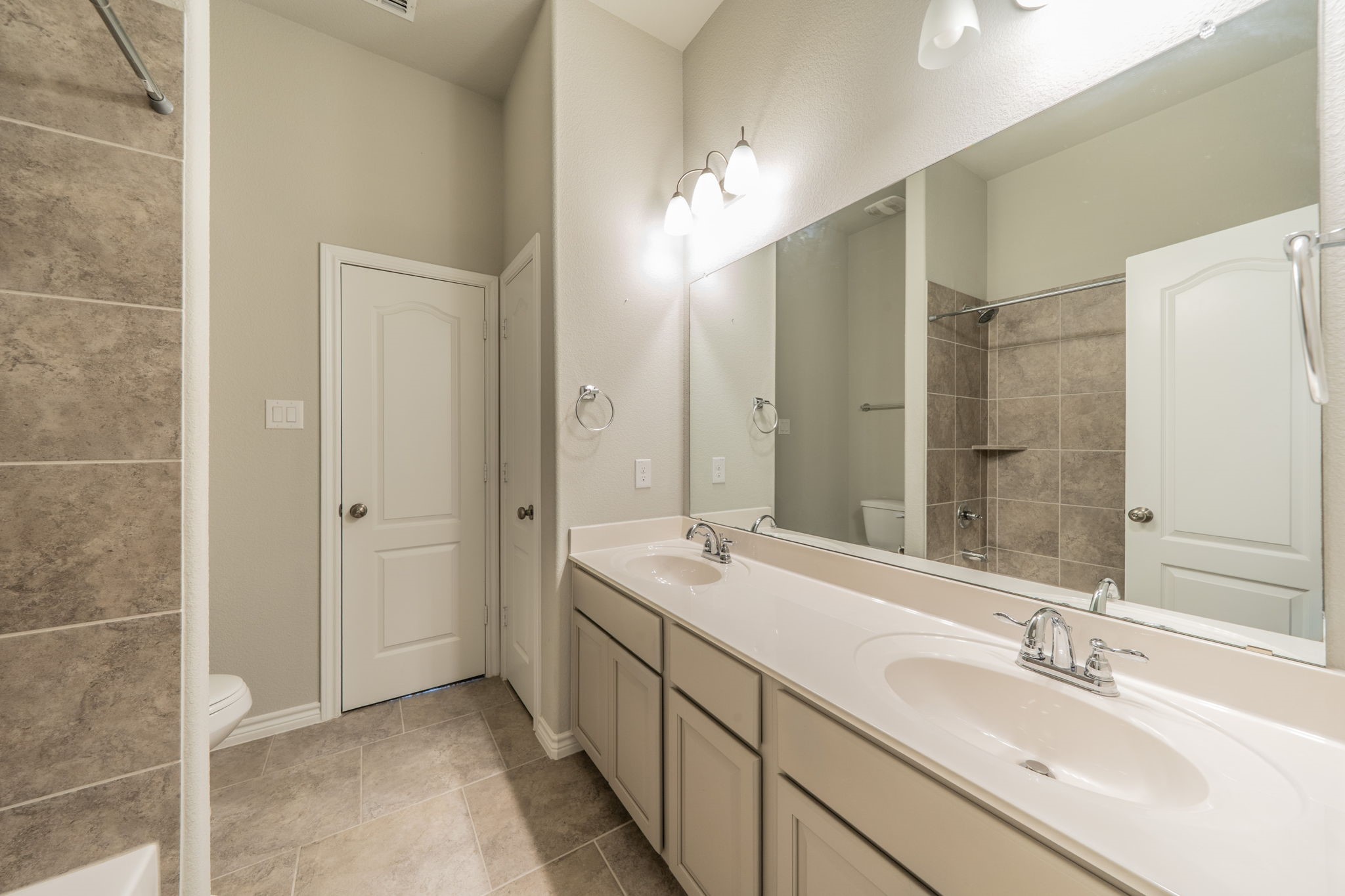 5904 Richmond Drive North Richland Hills TX 76180