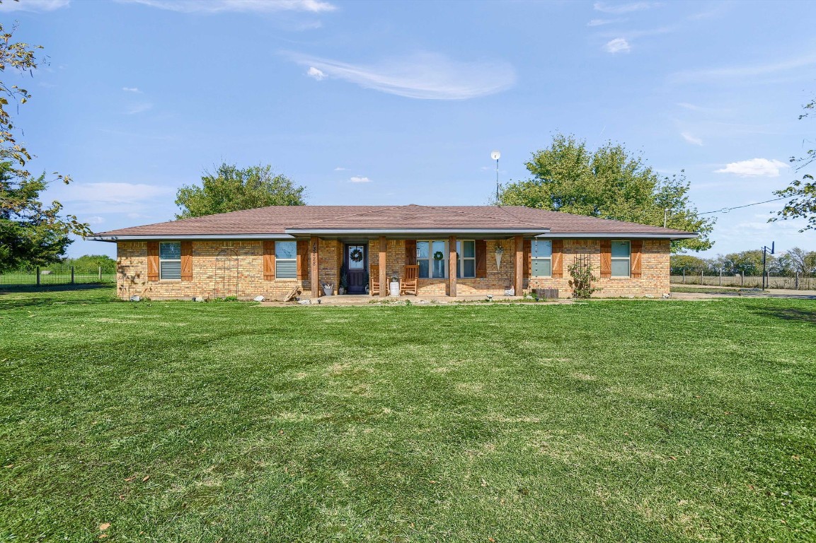13828 NW State Highway 11 Whitewright TX 75491