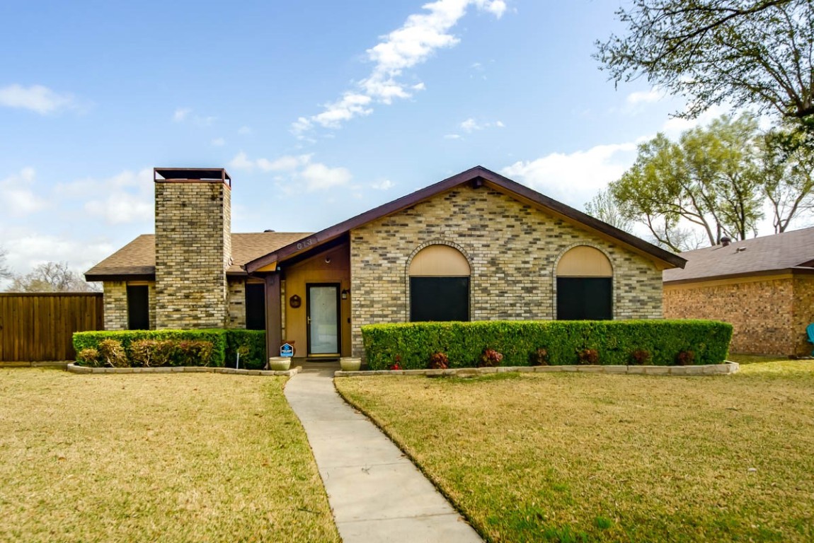 613 Kingston Place Garland TX 75043