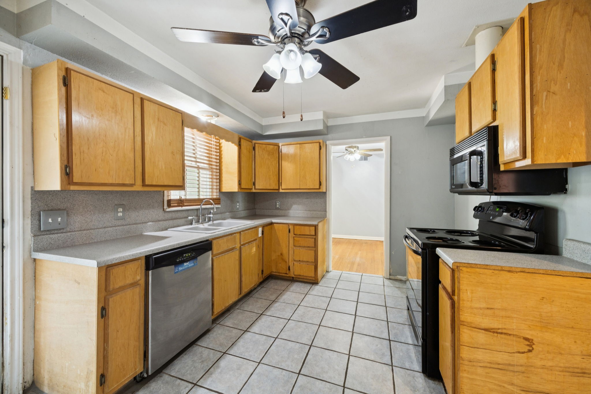 928 Old Orchard Road Garland TX 75041
