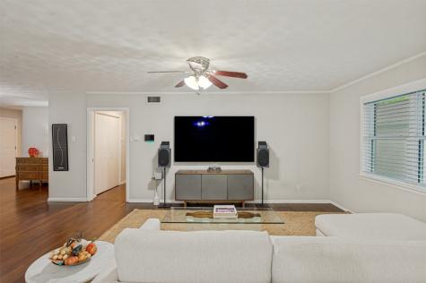 2730 Larkspur Lane Dallas TX 75233