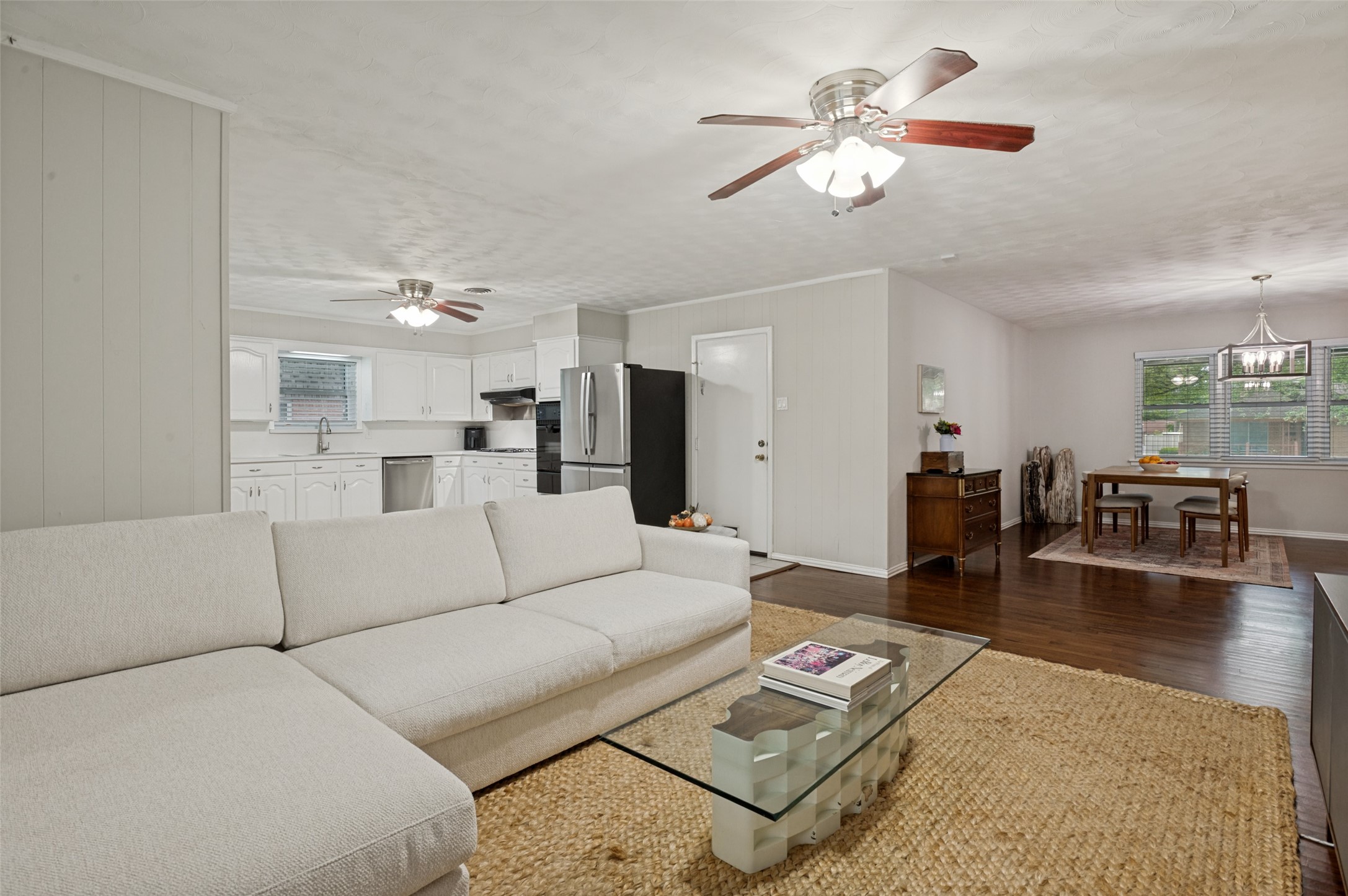 2730 Larkspur Lane Dallas TX 75233