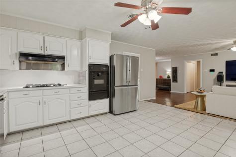 2730 Larkspur Lane Dallas TX 75233
