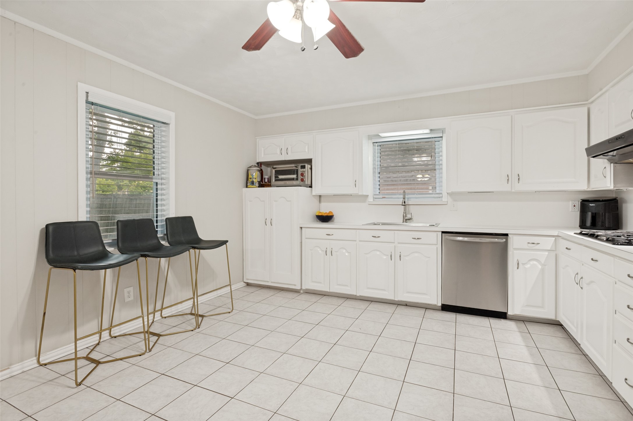 2730 Larkspur Lane Dallas TX 75233