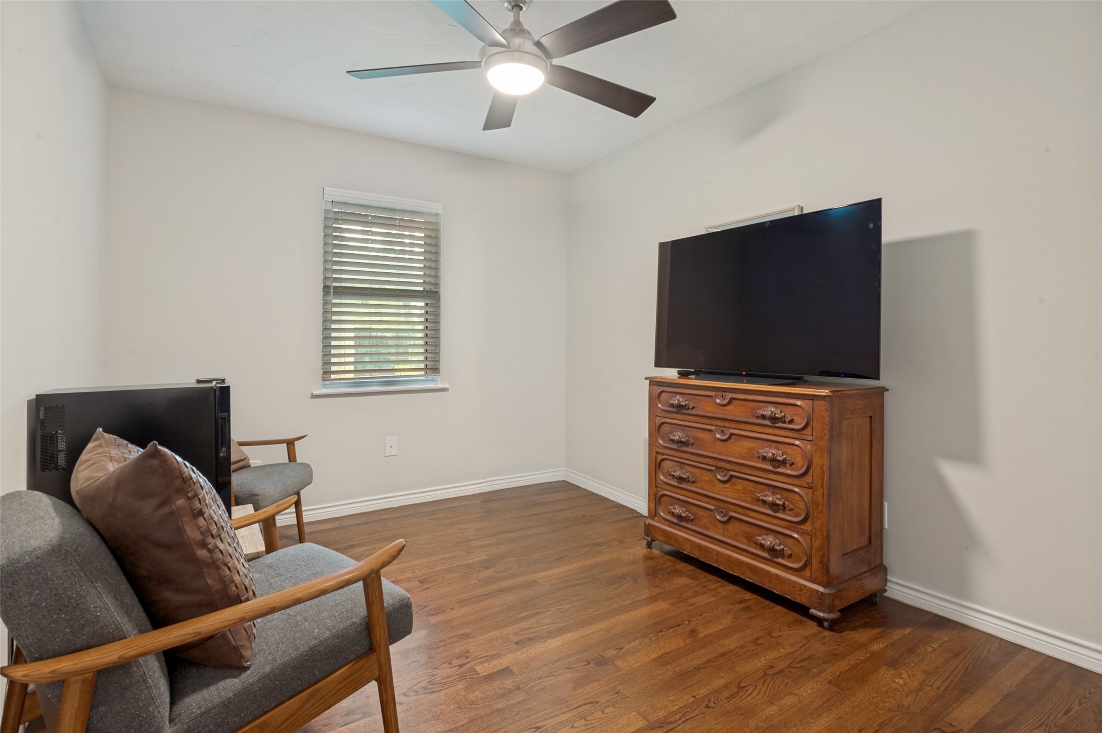 2730 Larkspur Lane Dallas TX 75233