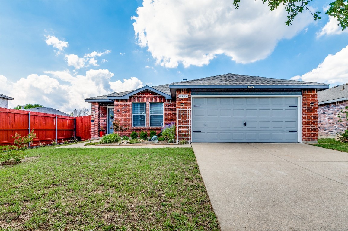 5209 Newcastle Lane Fort Worth TX 76135