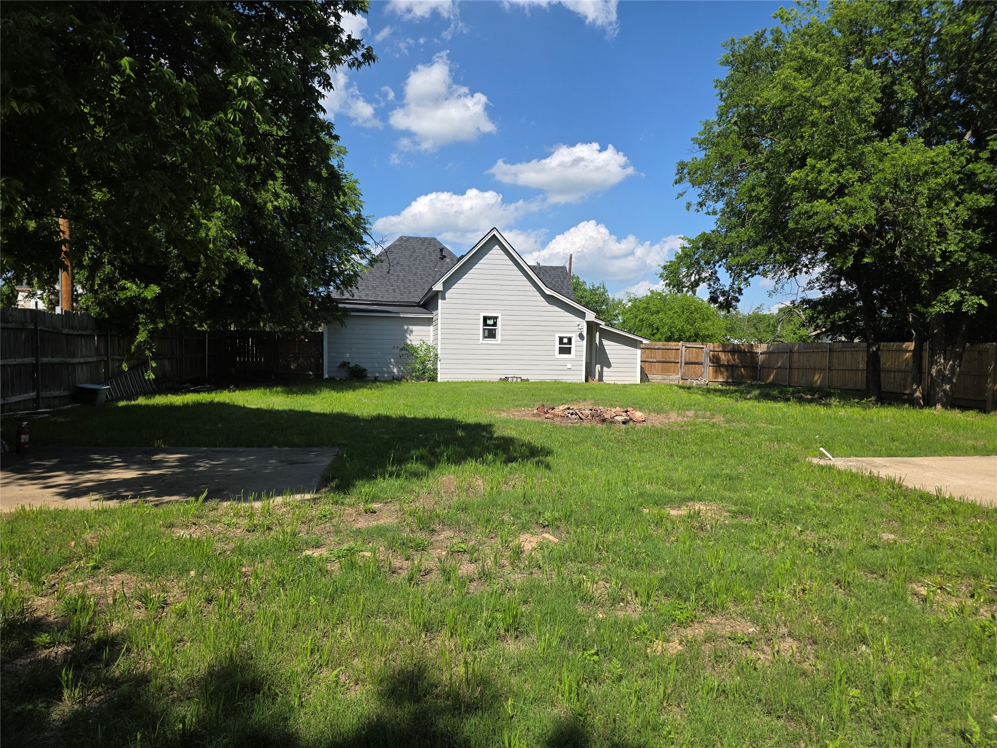 405 W Graham Street Godley TX 76044