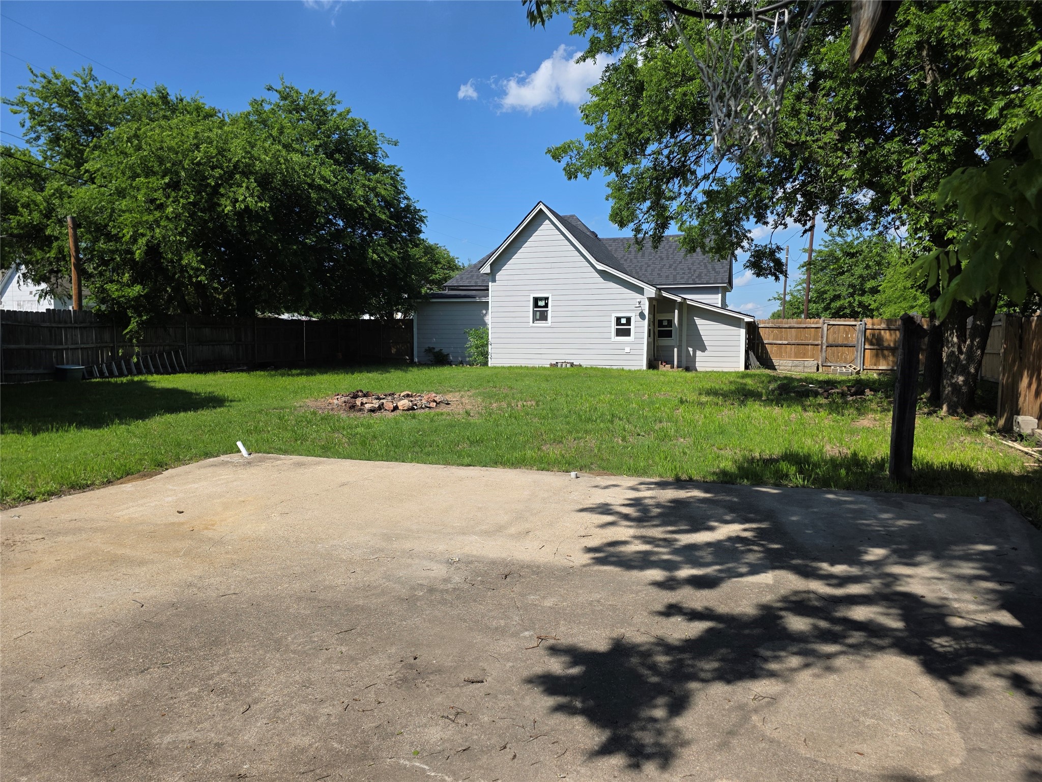 405 W Graham Street Godley TX 76044