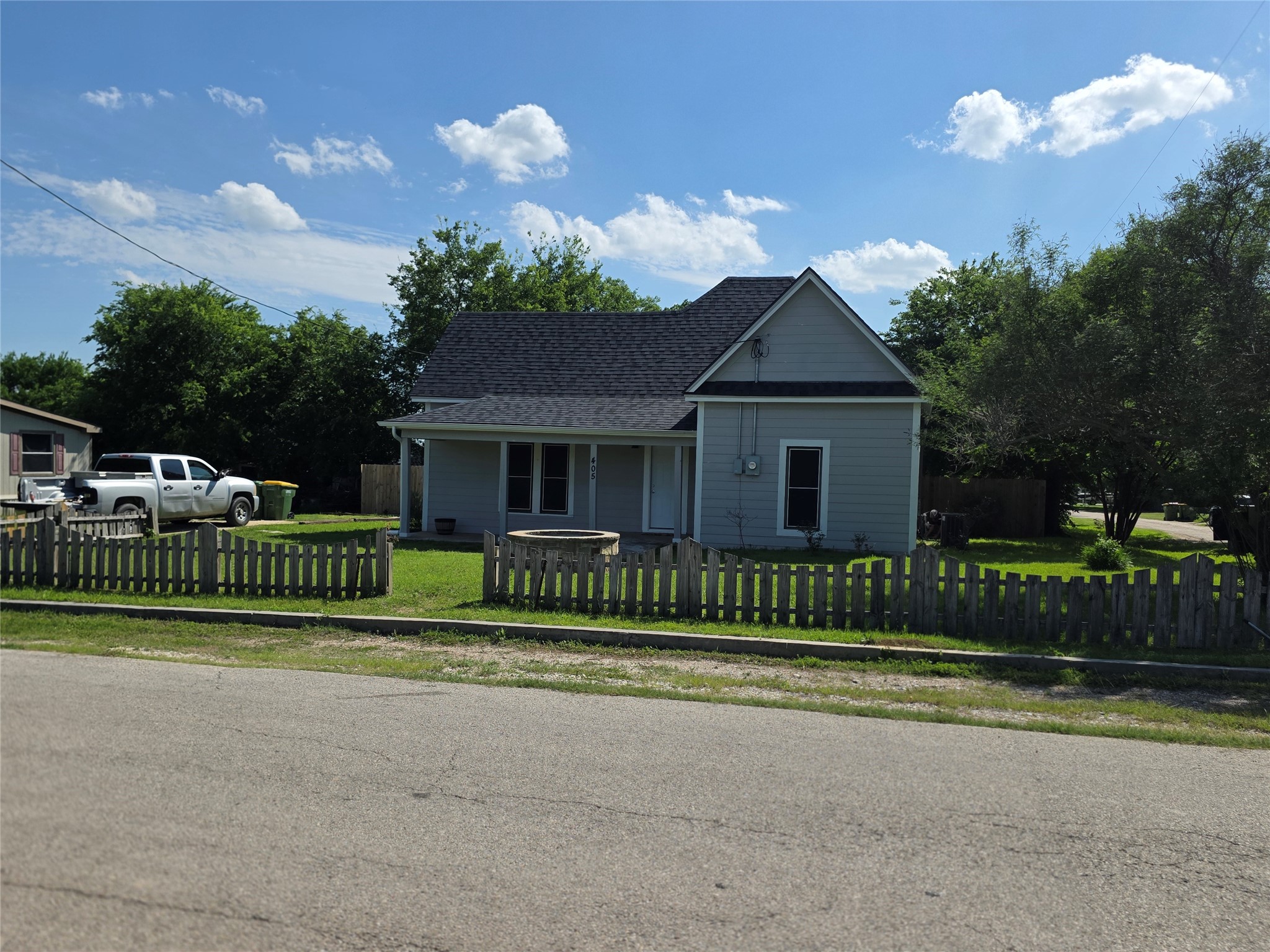 405 W Graham Street Godley TX 76044