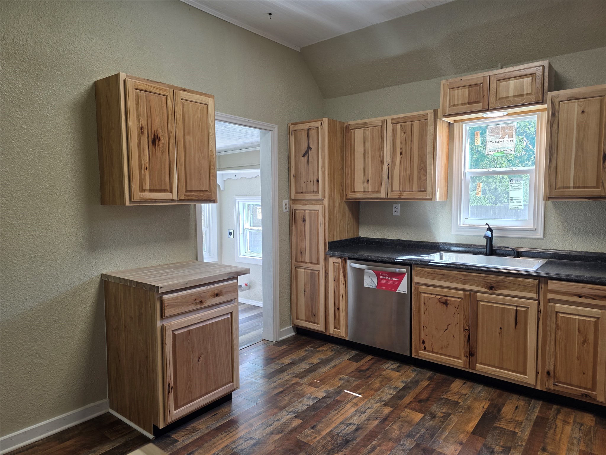 405 W Graham Street Godley TX 76044