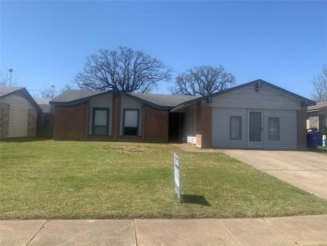 4225 Ambassador Way Balch Springs TX 75180