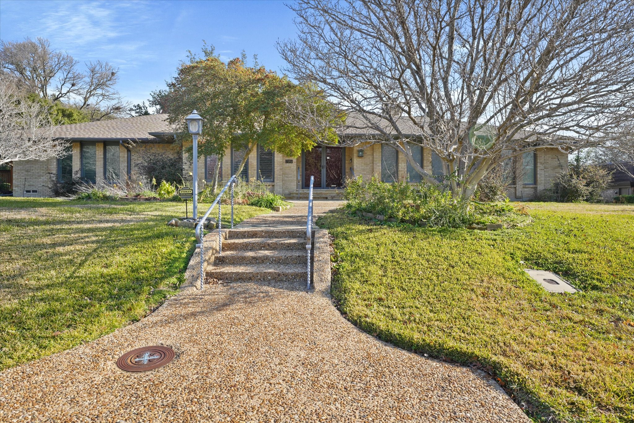 7185 Kendallwood Drive Dallas TX 75240