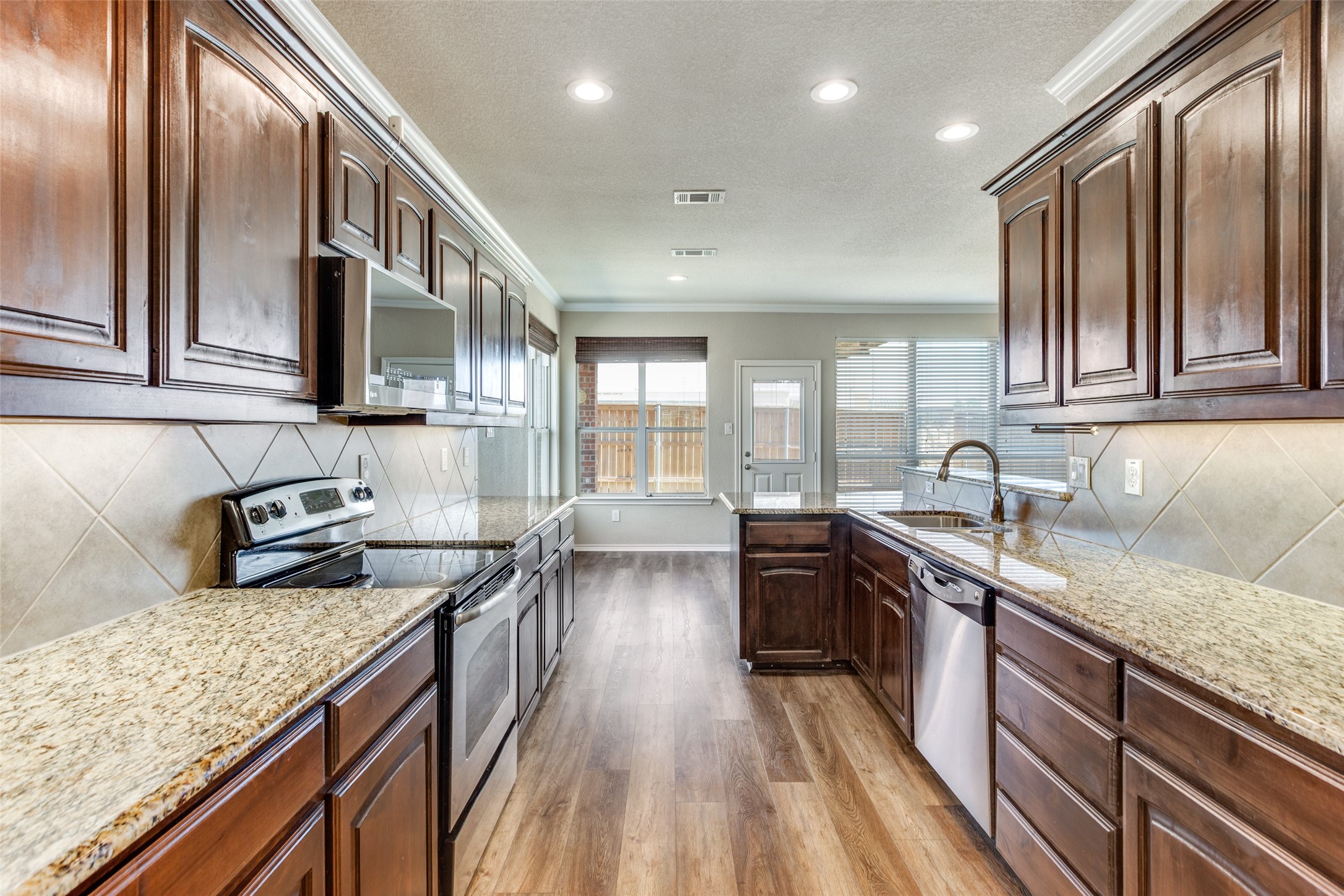 8320 Deer Bluff Lane Fort Worth TX 76179