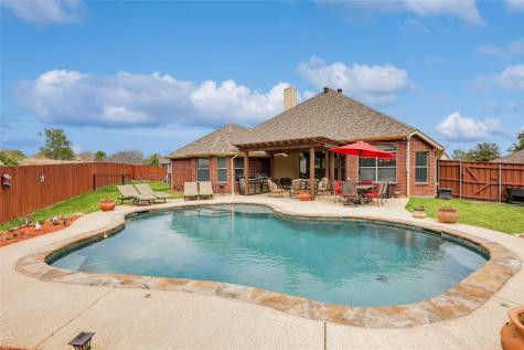 1805 Vista Royale Court Fort Worth TX 76108