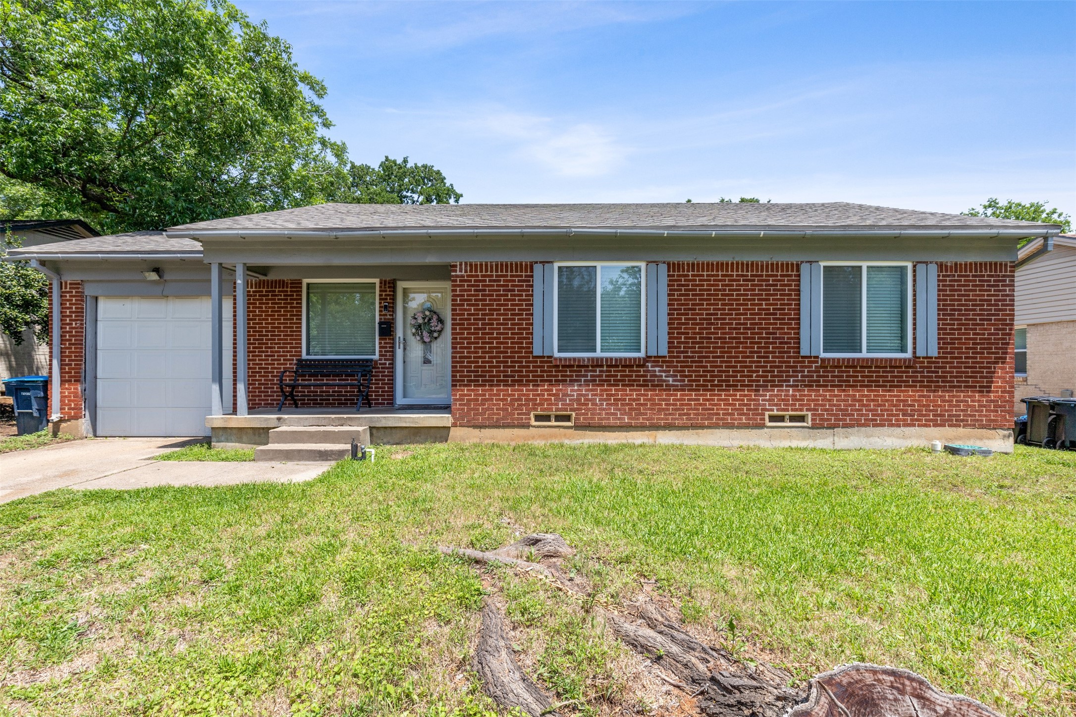 929 E Spurgeon Street Fort Worth TX 76115