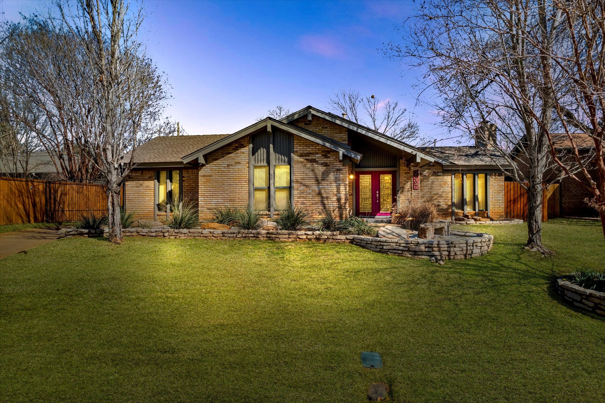 2307 Country Green Lane Arlington TX 76011