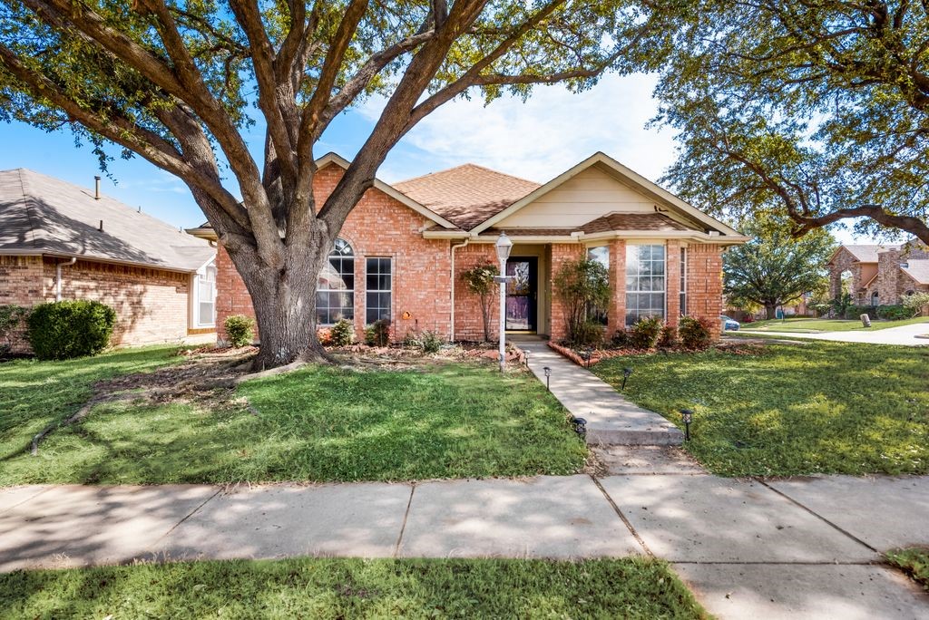 1723 Creekway Drive Lewisville TX 75067