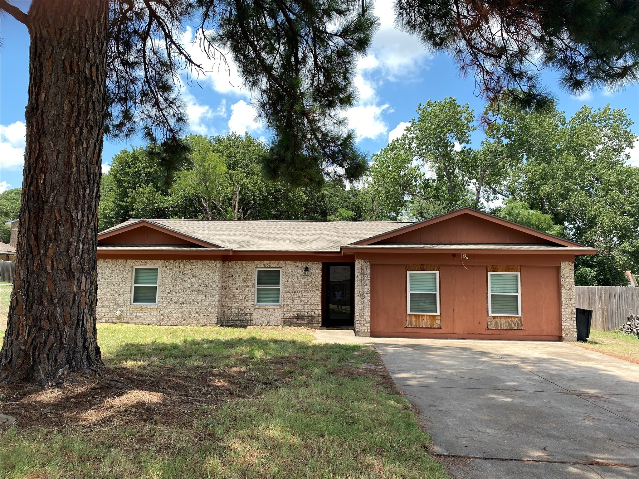 817 James Street Azle TX 76020