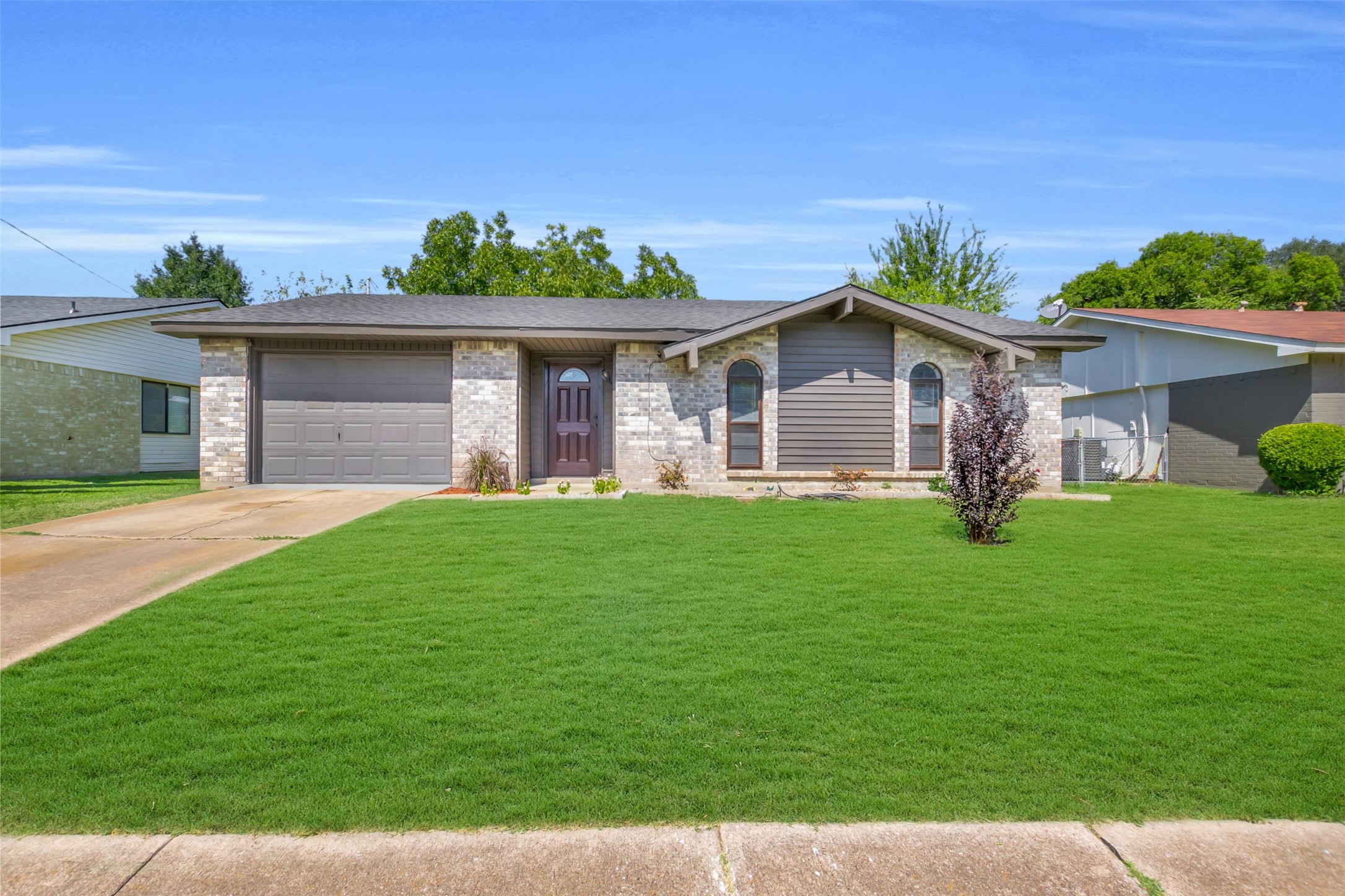 710 Country Lane Grand Prairie TX 75052