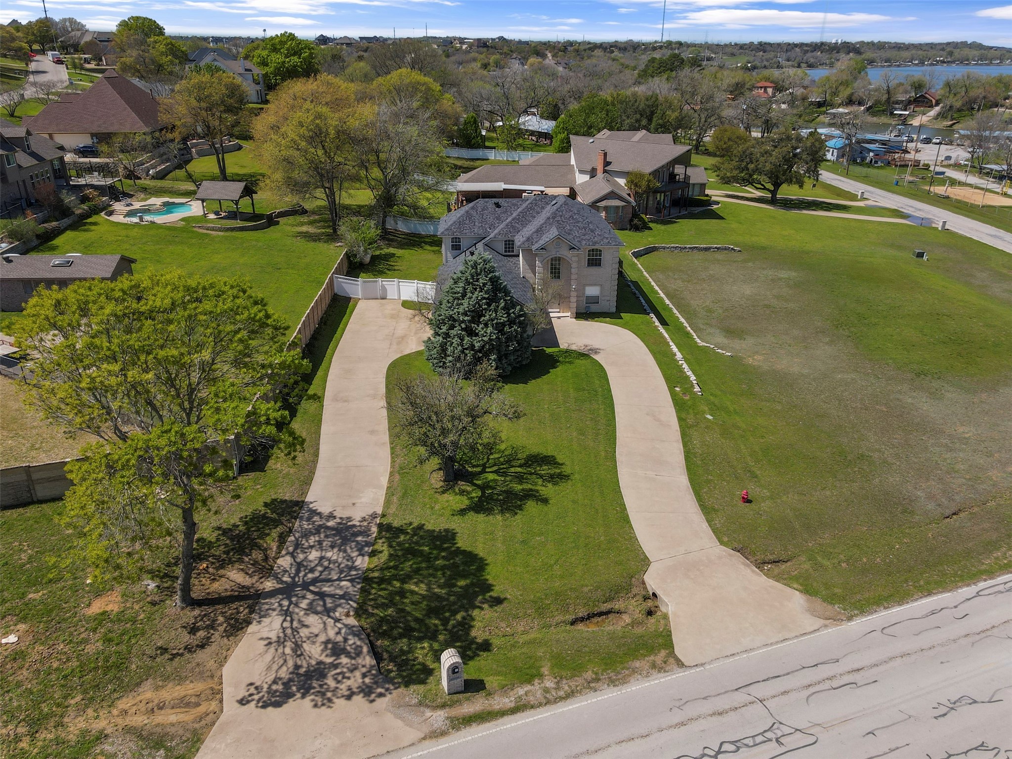 155 W Lake Drive Weatherford TX 76087