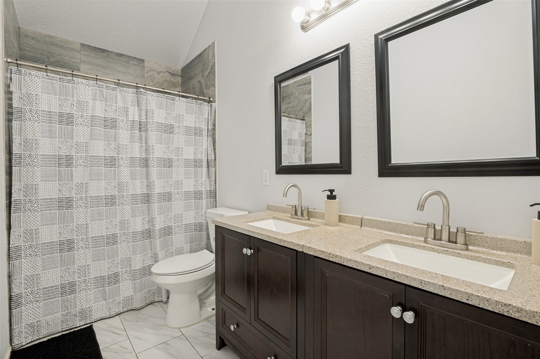 230 Longhorn Trail Grand Prairie TX 75052