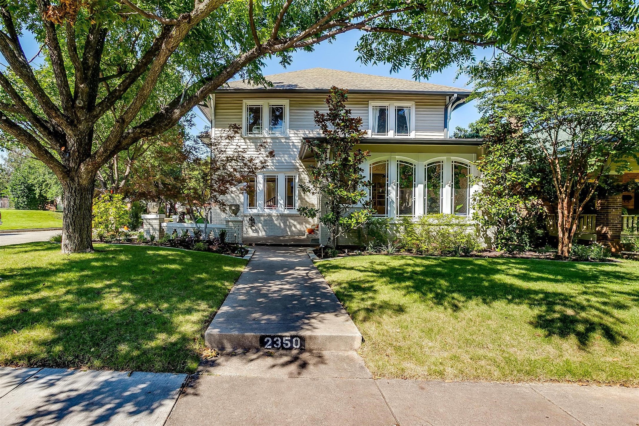 2350 Mistletoe Boulevard Fort Worth TX 76110