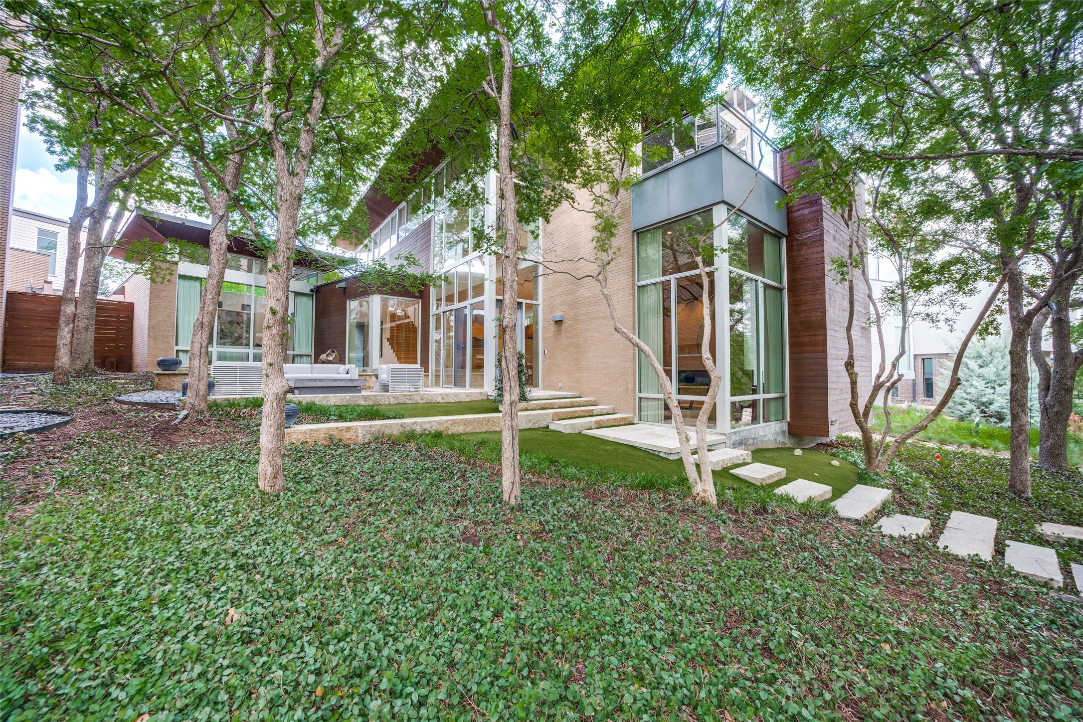 2207 Kessler Woods Court Dallas TX 75208