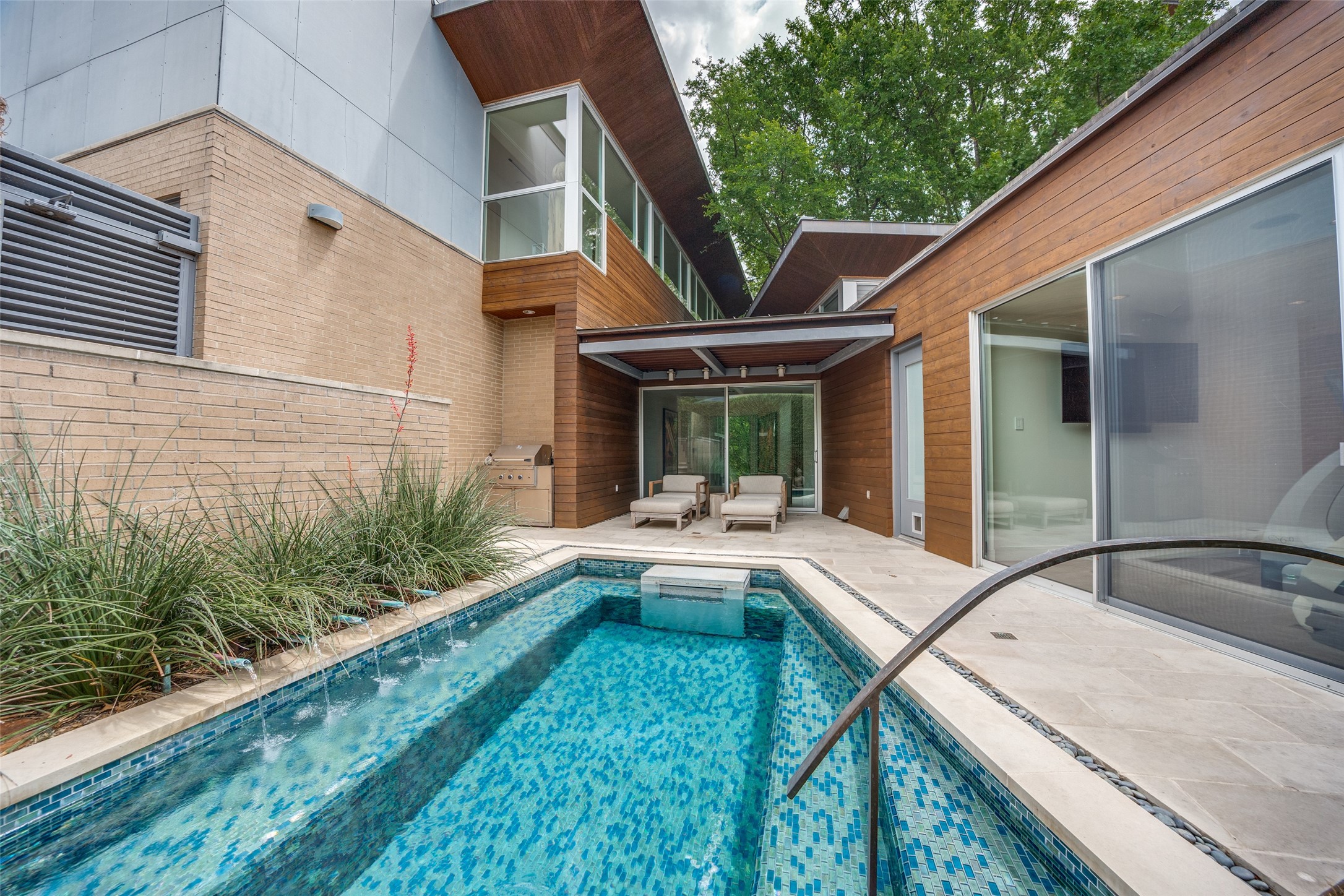 2207 Kessler Woods Court Dallas TX 75208