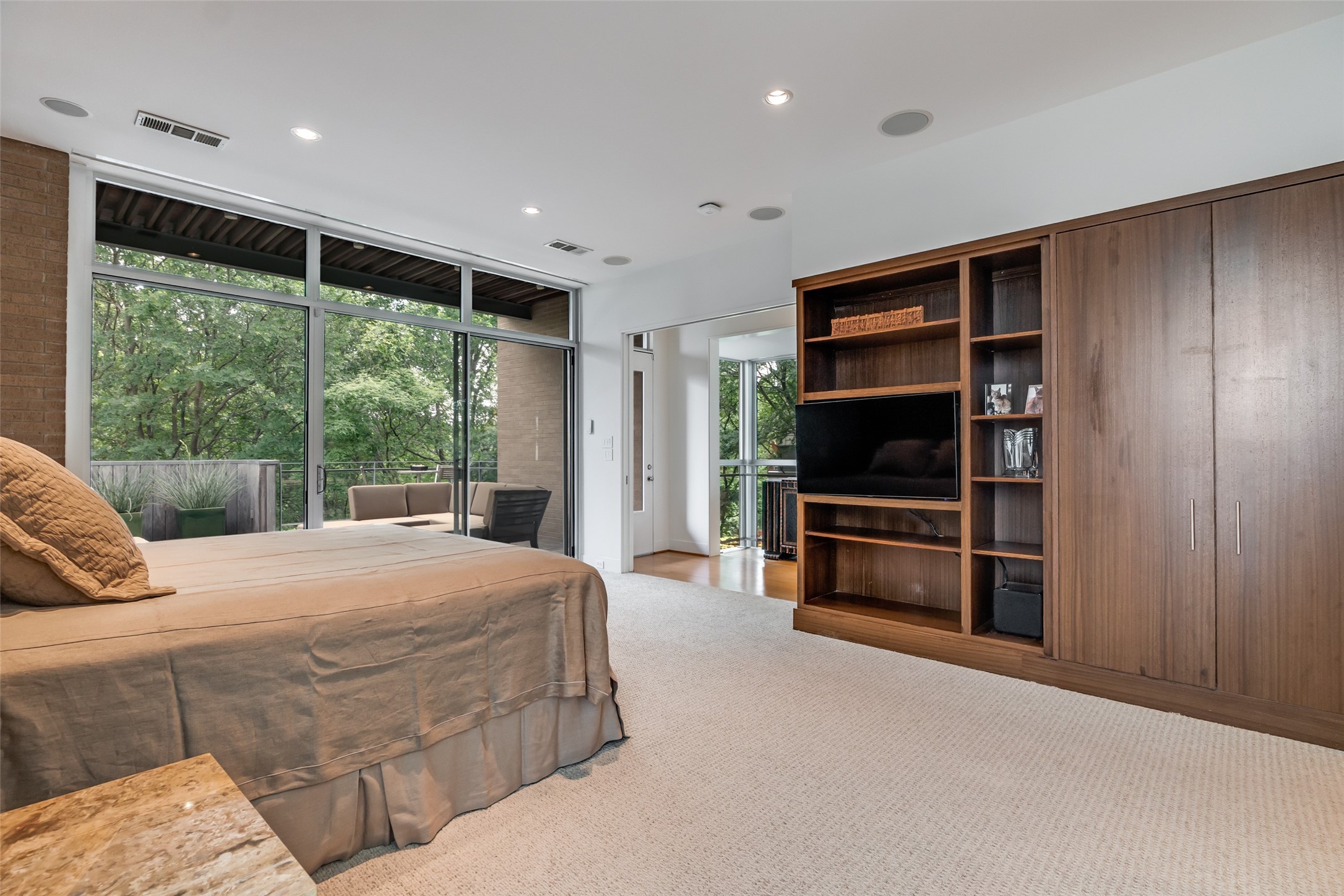 2207 Kessler Woods Court Dallas TX 75208