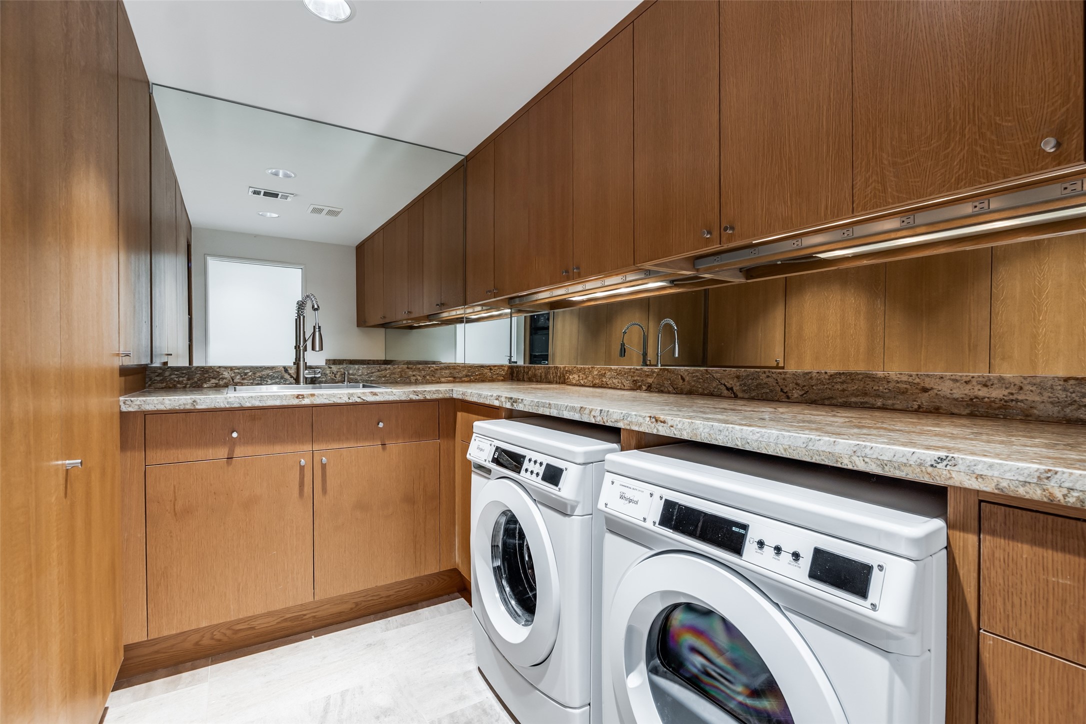 2207 Kessler Woods Court Dallas TX 75208